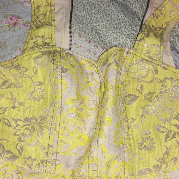 Short dress - Picture 5 of 8